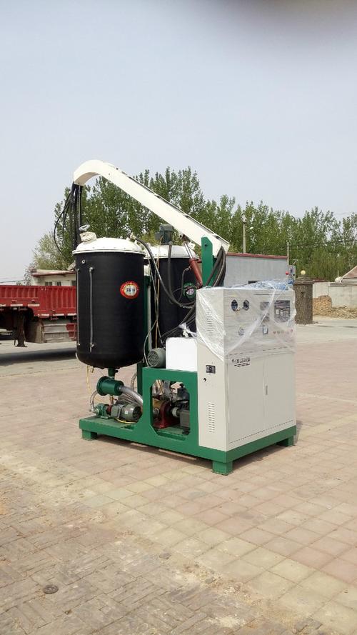 多功能小型聚氨酯低壓發(fā)泡機(jī)/加工價(jià)格_化工機(jī)械設(shè)備_塑料工業(yè)專用